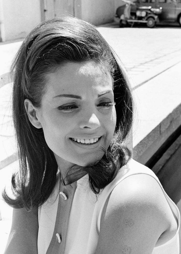 Carmen Sevilla tiene un clon y es una superestrella de Hollywood