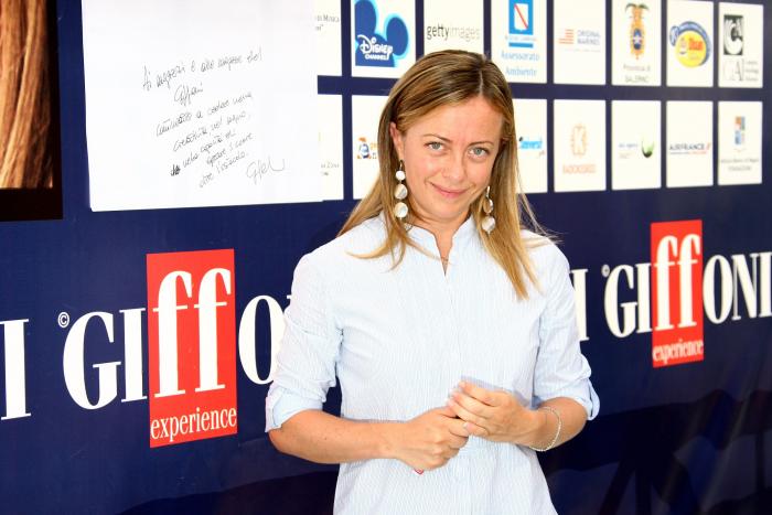 Meloni: la ultra ‘amable’ que lamenta sus gritos en el mitin de Vox se dispone a gobernar Italia