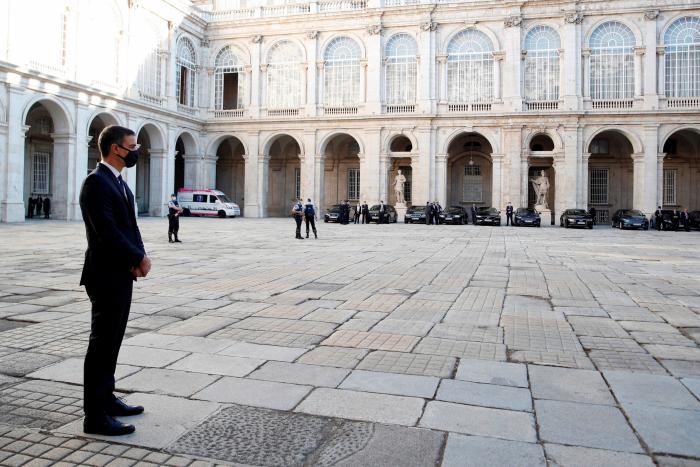 Sánchez anuncia un homenaje a las víctimas del virus con el rey el 15 de julio