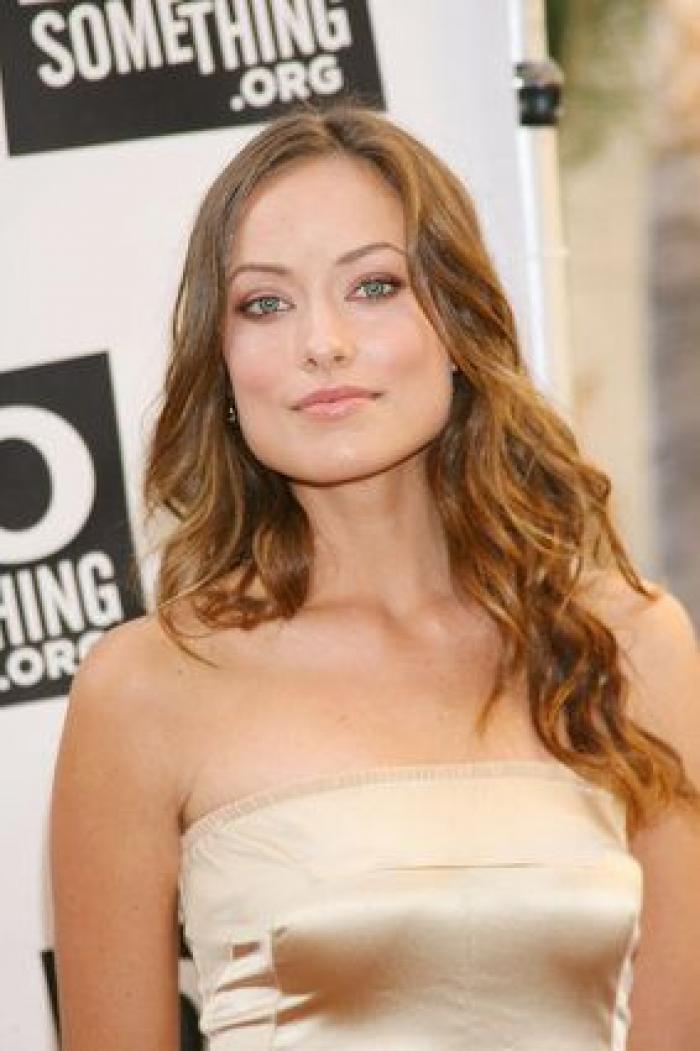 La actriz Olivia Wilde cambia de 'look' y pasa del castaño al rubio