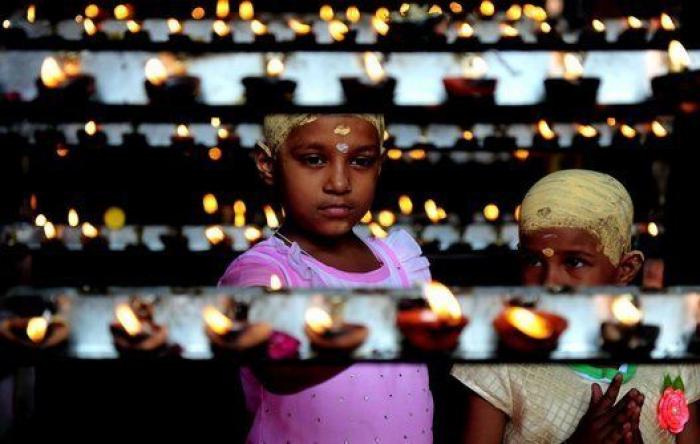 El Festival filipino del Nenúfar, los aplausos a Obama y otras fotos de este jueves