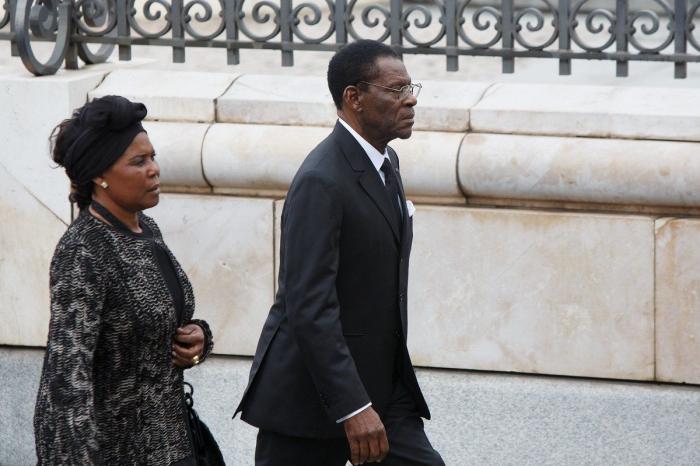 El dictador de Guinea Ecuatorial, Teodoro Obiang, único jefe de Estado en el funeral de Suárez (FOTOS)