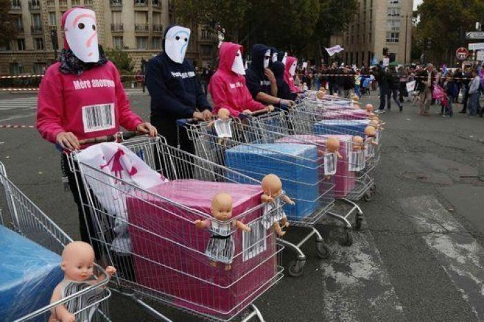 Miles de franceses se manifiestan en defensa de la familia tradicional (FOTOS)