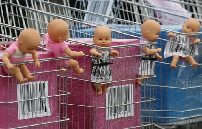 Miles de franceses se manifiestan en defensa de la familia tradicional (FOTOS)