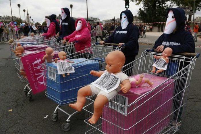 Miles de franceses se manifiestan en defensa de la familia tradicional (FOTOS)