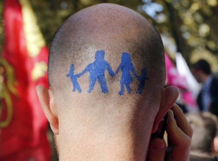 Miles de franceses se manifiestan en defensa de la familia tradicional (FOTOS)