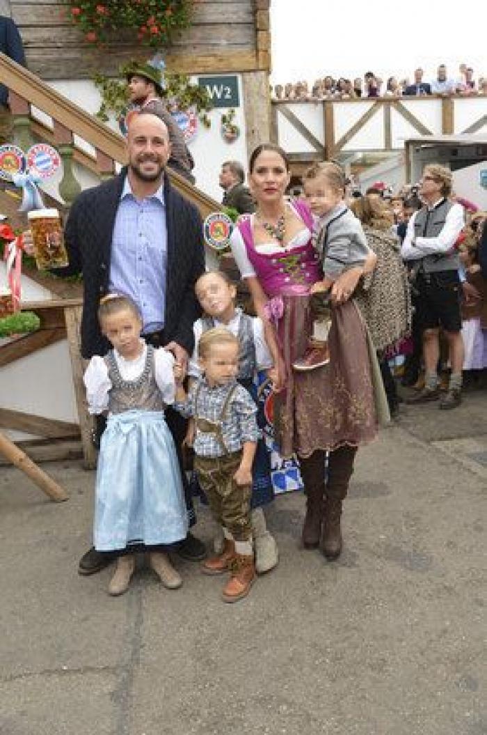 La plantilla del Bayern, dándolo todo en el Oktoberfest (FOTOS)