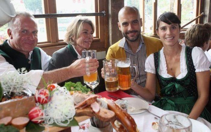 La plantilla del Bayern, dándolo todo en el Oktoberfest (FOTOS)