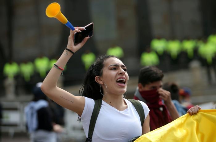 Muere Dilan, el estudiante atacado la por policía, símbolo de las protestas de Colombia