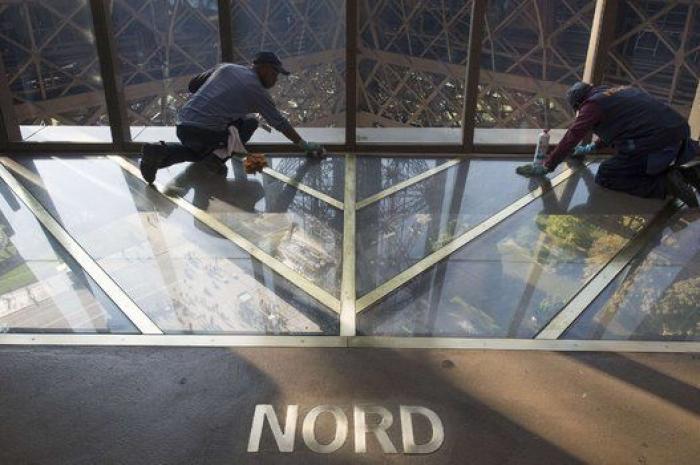 La torre Eiffel, de cristal: así es el nuevo suelo de la célebre atracción de París (FOTOS)