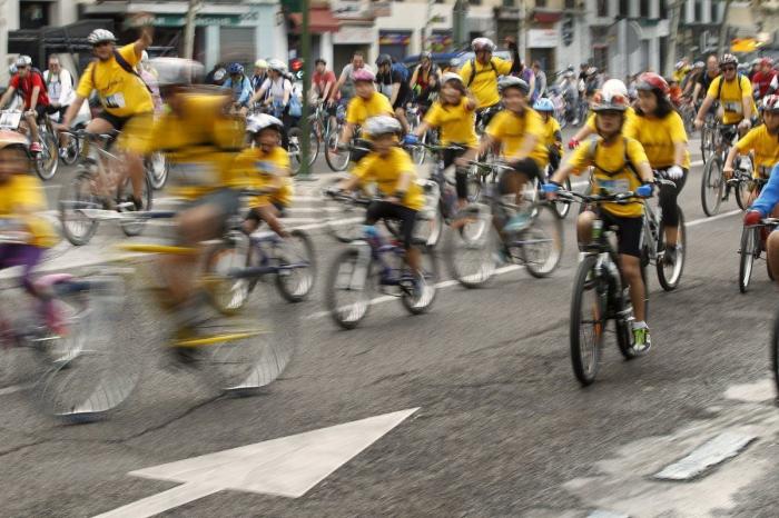 Pedalear para poner freno al coronavirus y al cambio climático
