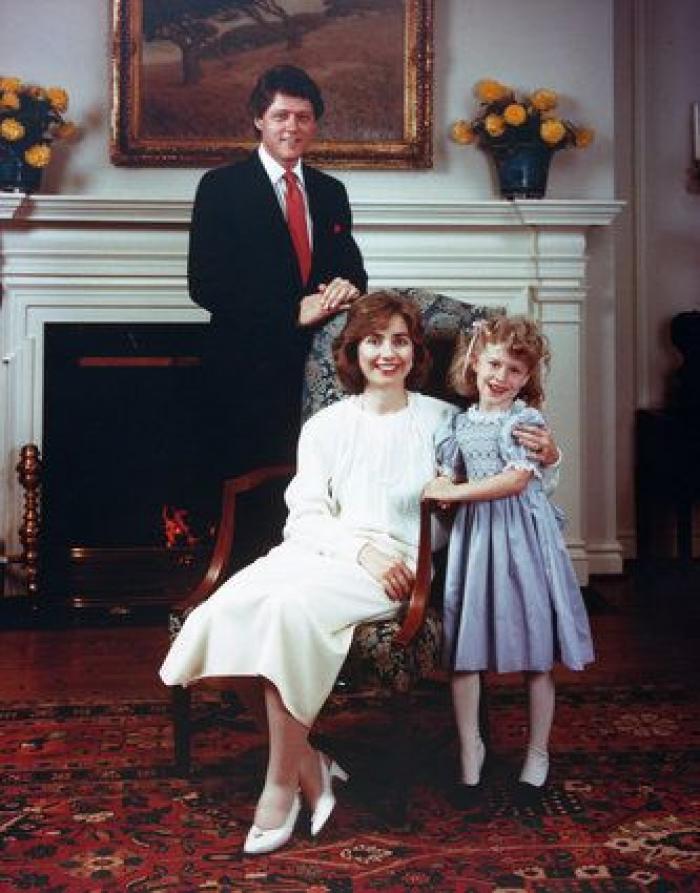 Bill Clinton estuvo en la 'isla de las orgías' de Epstein con dos mujeres, según una testigo