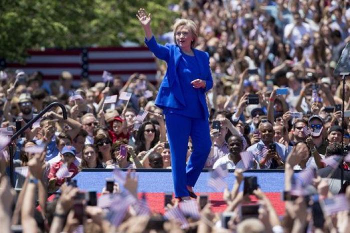 Bill Clinton estuvo en la 'isla de las orgías' de Epstein con dos mujeres, según una testigo