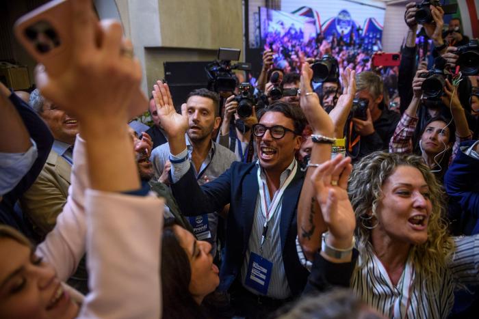 En Vox se ‘rifan’ a Giorgia Meloni