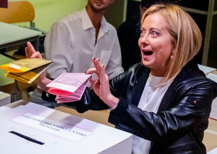 En Vox se ‘rifan’ a Giorgia Meloni