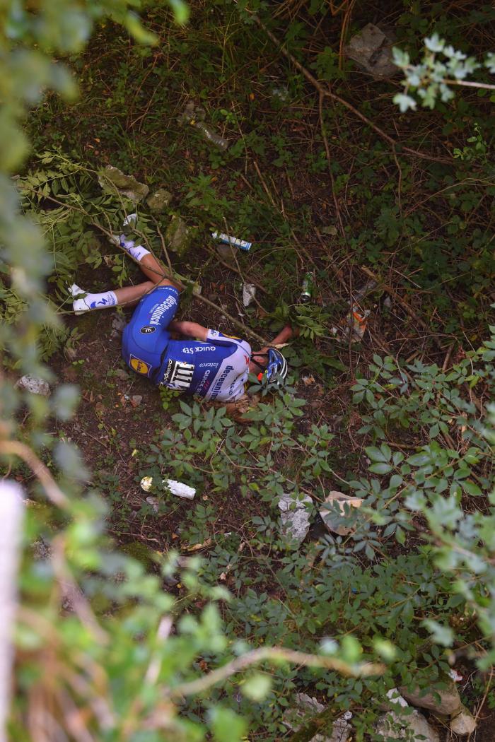 Un comentarista de TVE se deja el micro abierto y se le oye orinar en plena retransmisión del Tour