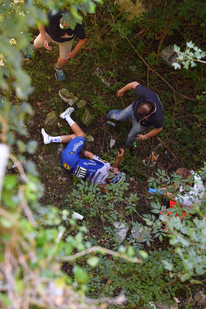 Un comentarista de TVE se deja el micro abierto y se le oye orinar en plena retransmisión del Tour