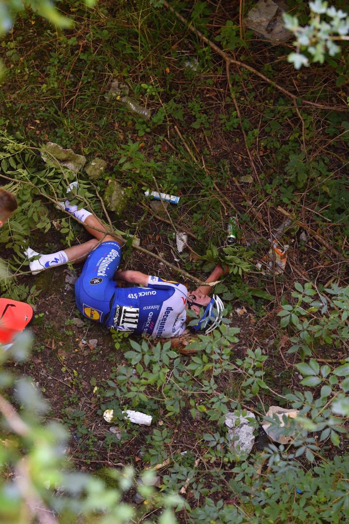 Un comentarista de TVE se deja el micro abierto y se le oye orinar en plena retransmisión del Tour