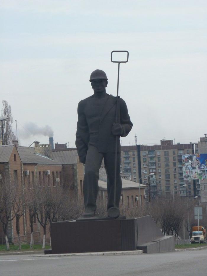 Sacar al Donbás de su 'izolyatsia'