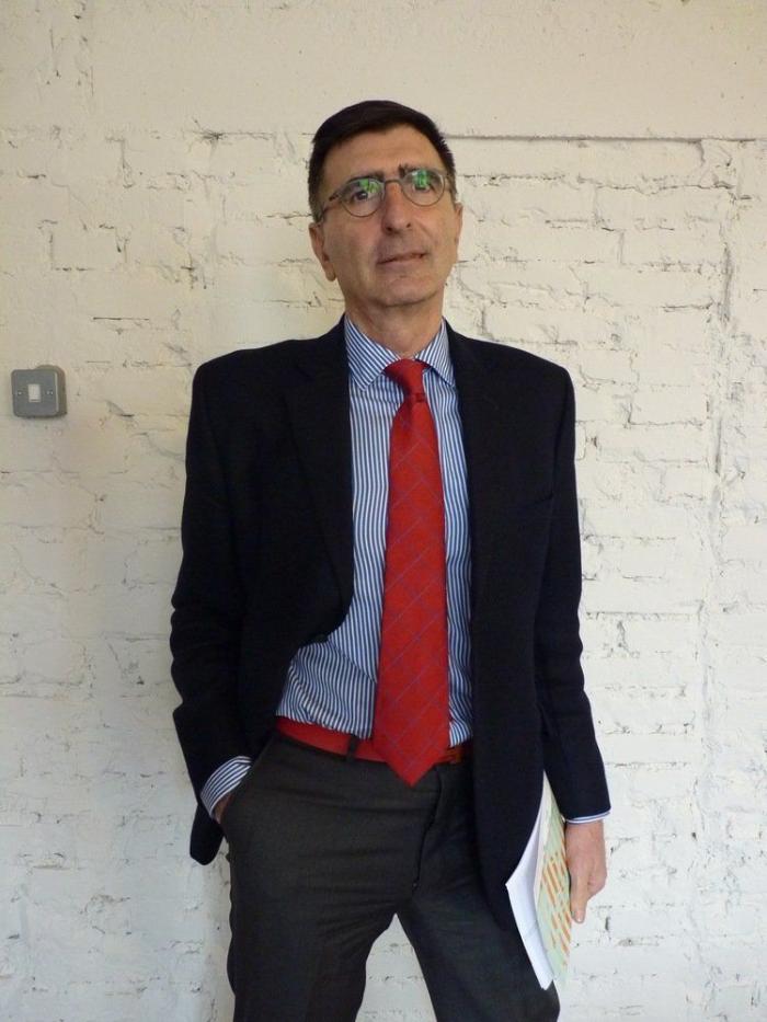 Sacar al Donbás de su 'izolyatsia'