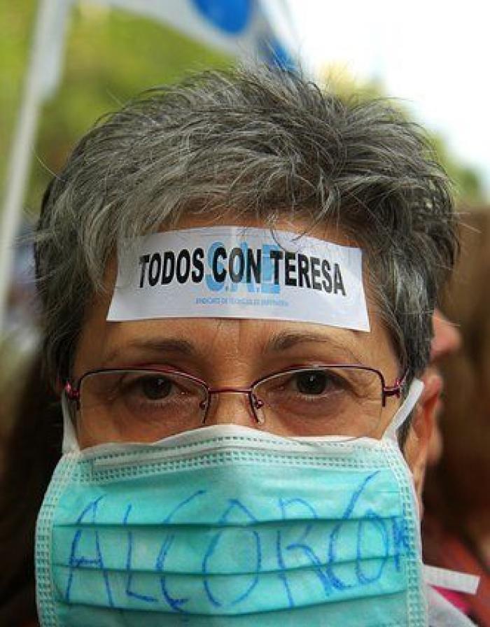 Cientos de personas marchan en Madrid en apoyo a Teresa Romero (FOTOS)