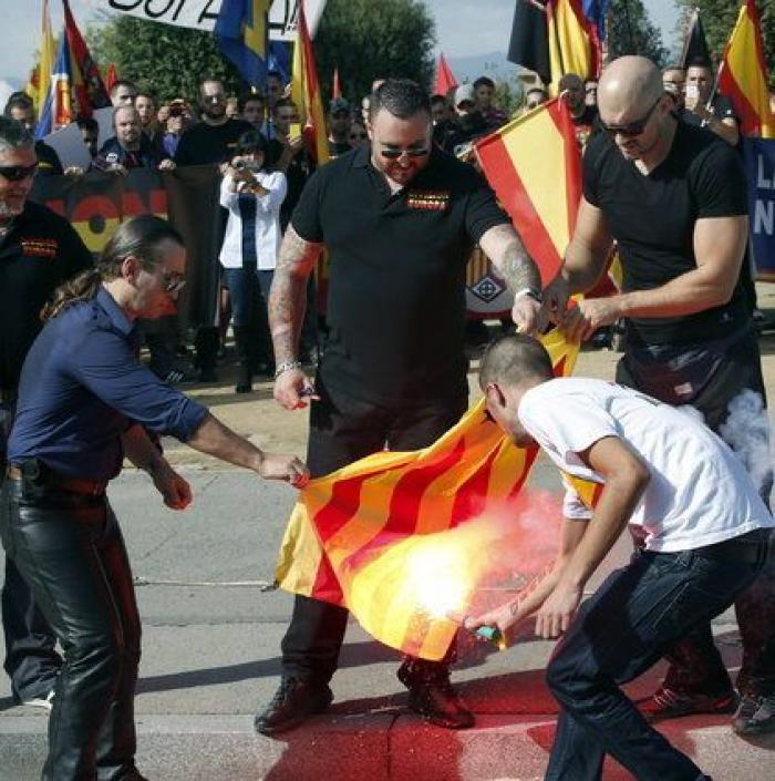 Grupos falangistas se manifiestan en Barcelona por la unidad de España