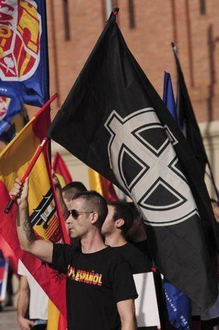 Grupos falangistas se manifiestan en Barcelona por la unidad de España