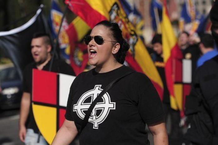 Grupos falangistas se manifiestan en Barcelona por la unidad de España