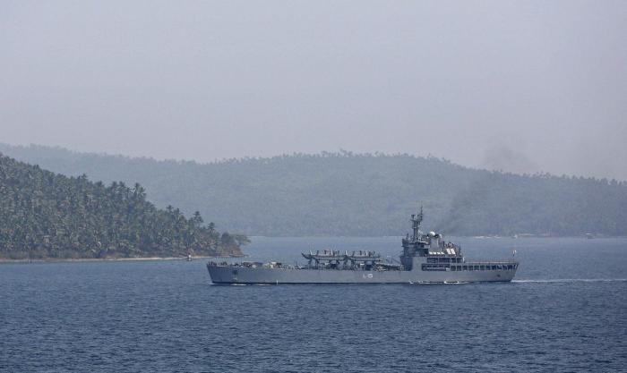 Avión de Malasia: familiares retienen a personal de la compañía en un hotel