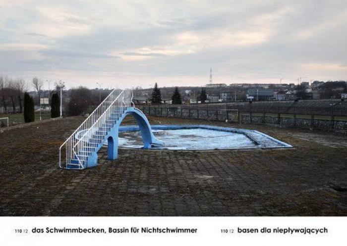 'A-Z. Diccionario Ilustrado': Andrzej Tobis fotografía palabras por toda Polonia