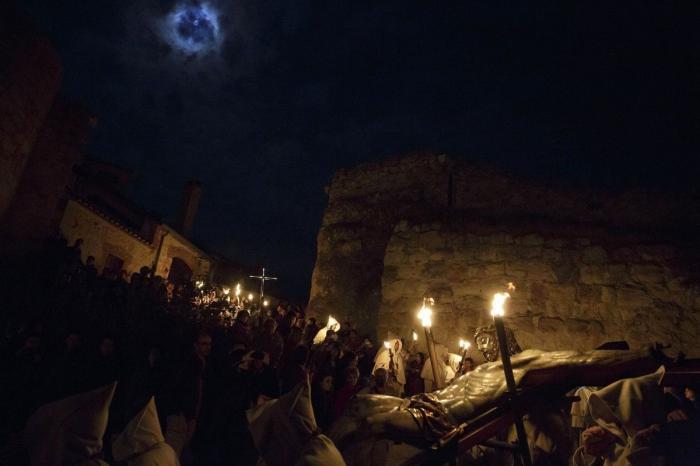 Fotos Semana Santa 2014: procesión del Cristo de la Buena Muerte en Zamora (FOTOS)