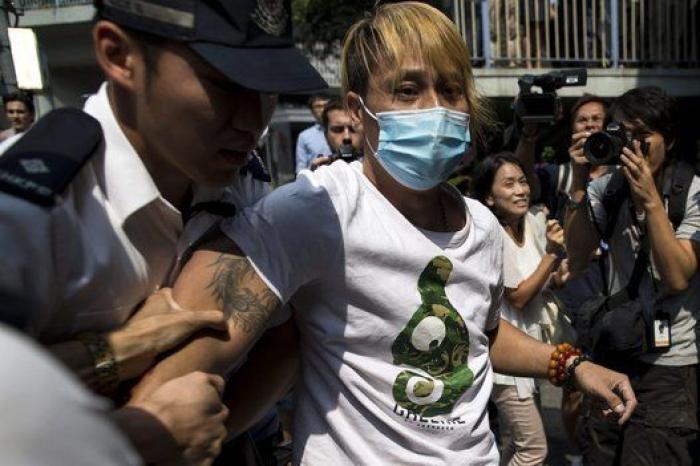 Desalojo de las protestas en Hong Kong: la policía desmonta el campamento de los manifestantes (FOTOS)