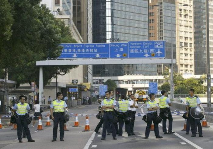 Desalojo de las protestas en Hong Kong: la policía desmonta el campamento de los manifestantes (FOTOS)