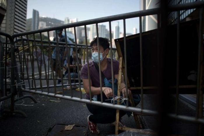 Desalojo de las protestas en Hong Kong: la policía desmonta el campamento de los manifestantes (FOTOS)