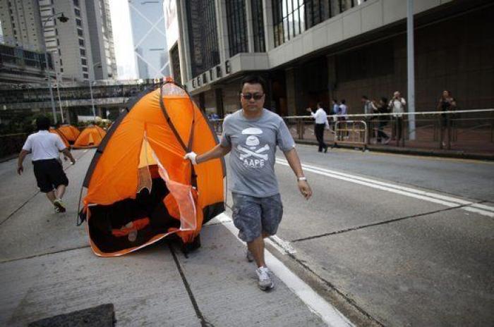 Desalojo de las protestas en Hong Kong: la policía desmonta el campamento de los manifestantes (FOTOS)