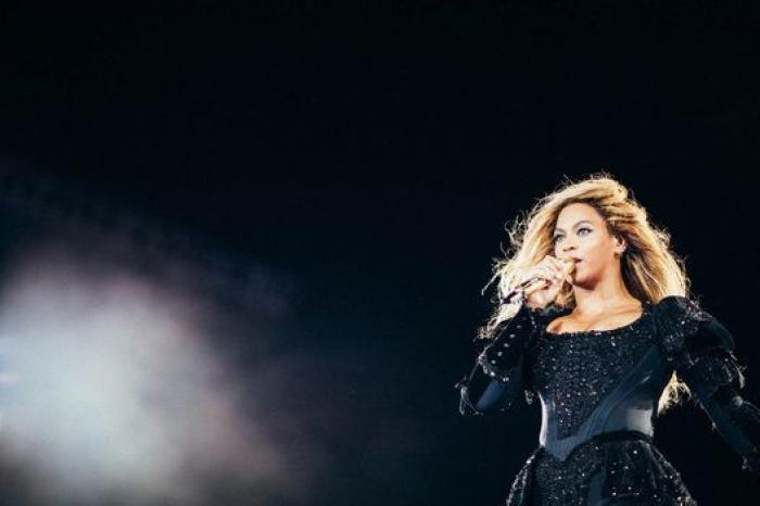 Beyoncé triunfa en Barcelona: proclamas feministas y canciones en español