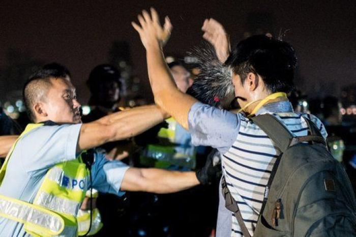 Manifestaciones en Hong Kong: Duros enfrentamientos entre los activistas prodemocracia y la policía