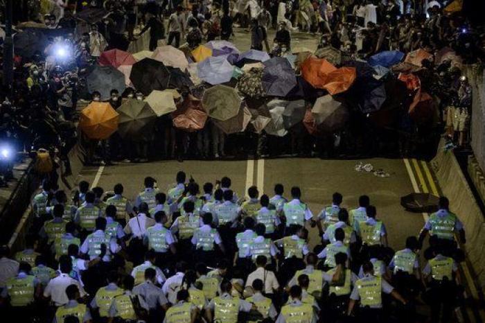 Manifestaciones en Hong Kong: Duros enfrentamientos entre los activistas prodemocracia y la policía