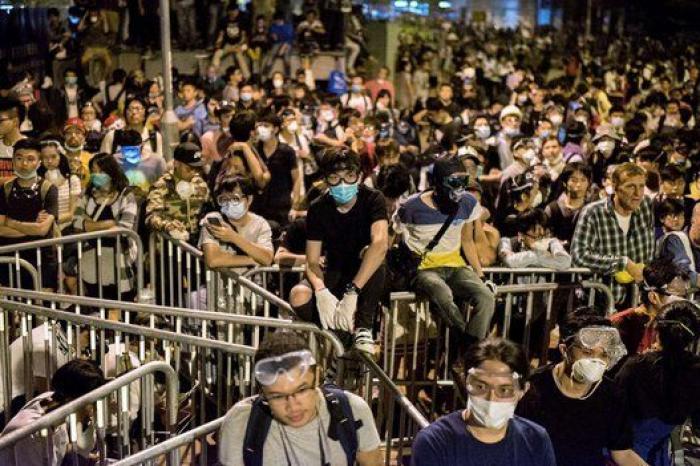 Manifestaciones en Hong Kong: Duros enfrentamientos entre los activistas prodemocracia y la policía