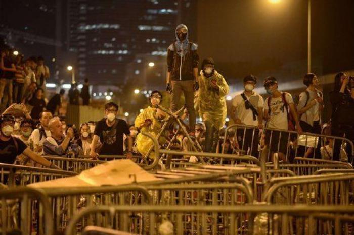 Manifestaciones en Hong Kong: Duros enfrentamientos entre los activistas prodemocracia y la policía