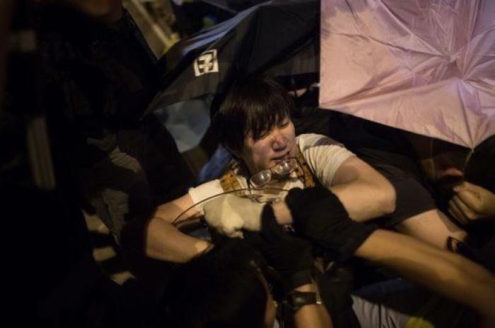 Manifestaciones en Hong Kong: Duros enfrentamientos entre los activistas prodemocracia y la policía