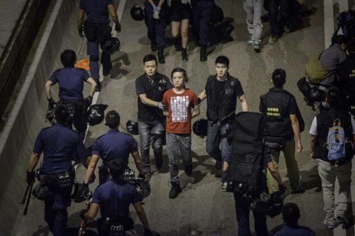 Manifestaciones en Hong Kong: Duros enfrentamientos entre los activistas prodemocracia y la policía