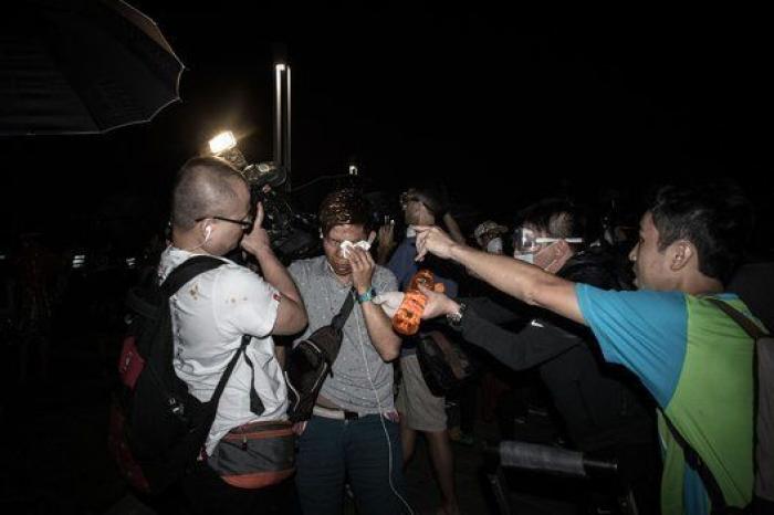 Manifestaciones en Hong Kong: Duros enfrentamientos entre los activistas prodemocracia y la policía