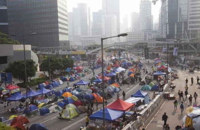 Manifestaciones en Hong Kong: Duros enfrentamientos entre los activistas prodemocracia y la policía