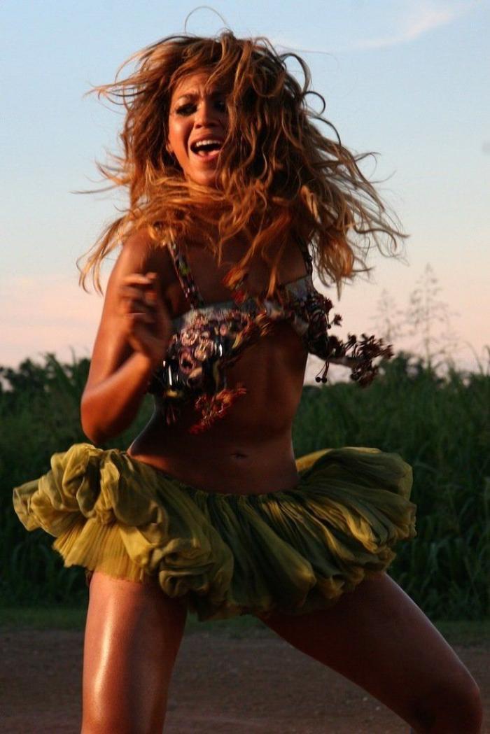 Beyoncé anuncia que va a ser madre de gemelos