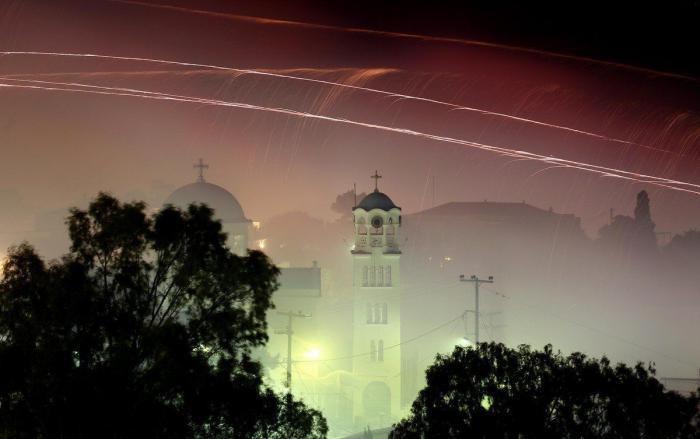 Vrontados: la batalla de cohetes de la noche de Pascua de la isla de Chios en Grecia (FOTOS)