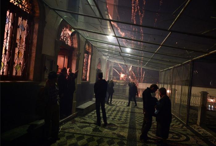 Vrontados: la batalla de cohetes de la noche de Pascua de la isla de Chios en Grecia (FOTOS)