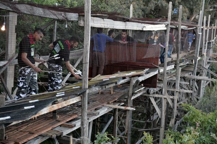 Vrontados: la batalla de cohetes de la noche de Pascua de la isla de Chios en Grecia (FOTOS)