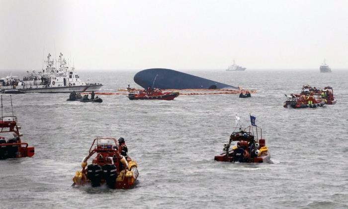 La presidenta de Corea del Sur acusa de "asesinato" a la tripulación del barco hundido
