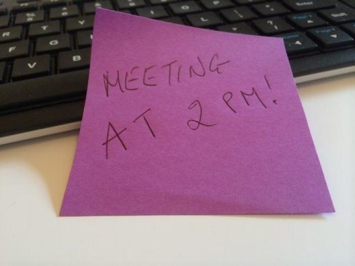 12 cosas de tu escritorio de las que te tienes que deshacer ya (FOTOS)